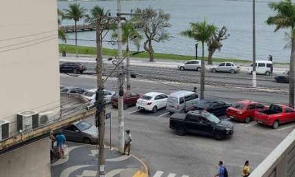 Venda de Sala em Edifício Comercial no Centro - Próximo da Orla