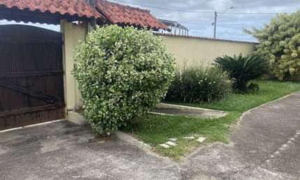 Oportunidade Única! Casa com Amplo Terreno em Localização Privilegiada!