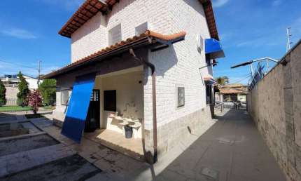 Espaçosa Casa de 4 Quartos Próxima ao Náutico na Pontinha!