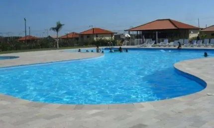 Casa em fase de construção no condomínio barão de monte belo