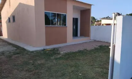 Casa com 2 quartos ( 1 suite )  e Amplo quintal em Iguabinha - Araruama -RJ