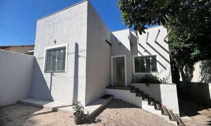 Casa com 2 quartos ( 1 suite )  Jardim Arco íris - São Pedro da Aldeia - Rj