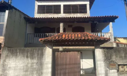 Casa à Venda, com 4 quartos no Parque das Acácias - Araruama/RJ