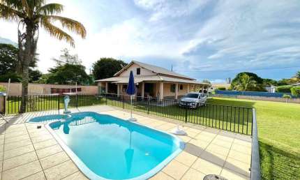 Casa à venda com 4 quartos em Praia Seca, Araruama/RJ