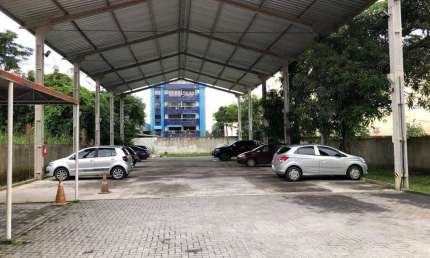 Galpão com amplo terreno ao lado da prefeitura - Araruama/RJ