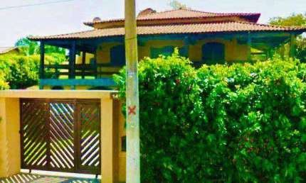 Casa com 5 quartos (2 suítes) e área de lazer na Vila Capri - Araruama/RJ