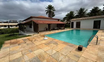 Casa com 5 quartos (2 suítes) e área de lazer na Vila Capri - Araruama/RJ