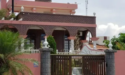 Casa/sobrado, estilo castelinho, com 04 quartos com área construída de  370m² ,  Pinheira/SC