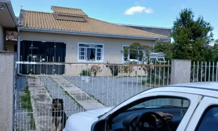 CASA 3 Quartos, 3 Vagas, Amplo Terreno - Barra do Aririú
