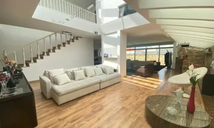 Casa de 350m² com 5 quartos e 4 suítes em são caetano