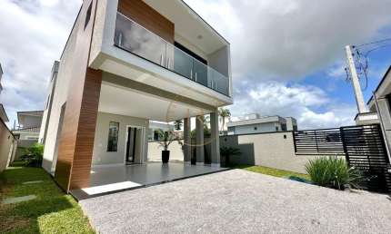 Casa Nova de Alto Padrão com 4 Dormitórios à Venda na Praia de Ingleses, Florianópolis/SC