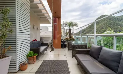Apartamento Cobertura Duplex com 4 quartos, próxima à Praia de Itacoatiara, Niterói/RJ