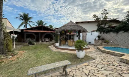 Casa de 3 quartos, com 450m², à venda em Itaipu, Niterói/RJ