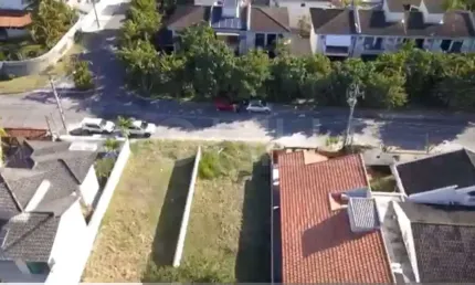 Terreno plano de 283m² à venda em Camboinhas, Niterói/RJ