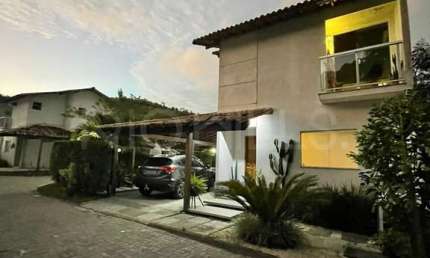Casa Duplex à venda no bairro Maria Paula - São Gonçalo/RJ (594)