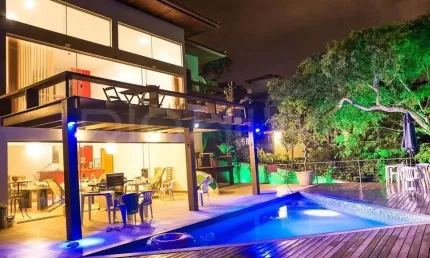 Mansão de 6 quartos, com 500m², à venda na Ferradura, Armação dos Búzios/RJ