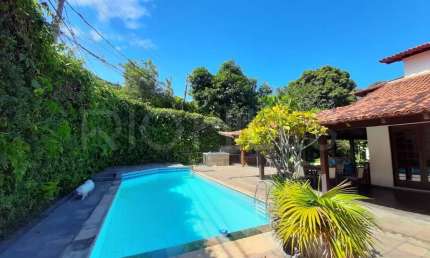 Casa em condomínio, com 4 quartos e 520m², à venda em Itaipu, Niterói/RJ