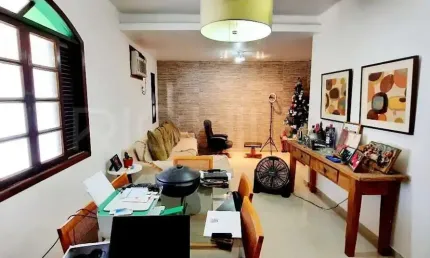 Casa de 2 quartos, com 148m², à venda em Piratininga, Niterói/RJ