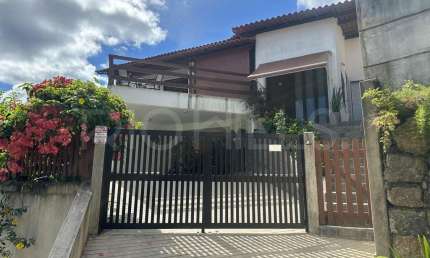 Casa Duplex de 4 quartos, com 164m², à venda em Itaipu, Niterói/RJ