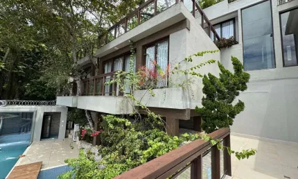 Casa À Beira D'Água de 5 quartos, com 800m², à venda em São Francisco, Niterói/RJ