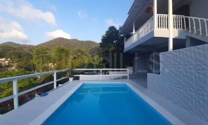 Casa em Condomínio, com 5 quartos e 300m², à venda no Engenho do Mato, Niterói/RJ