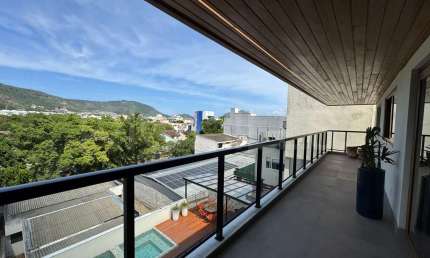 Casa em Condomínio, com 4 quartos e 460m², à venda em São Francisco, Niterói/RJ
