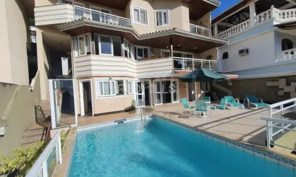 Casa em Condomínio com 4 quartos e 550m² à venda em Charitas, Niterói/RJ