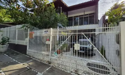Casa Duplex de 4 quartos, com 107m², à venda em São Francisco, Niterói/RJ