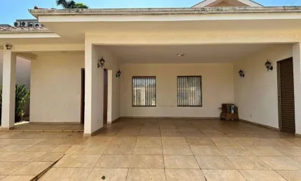 Casa com 4 quartos para alugar, 250 m² por R$ 6.300/mês - Parque Residencial Alcântara - Londrina/PR
