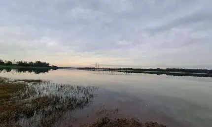 Chácara em loteamento as margens da represa capivara , parcelas 619,00 - alvorada do sul -pr
