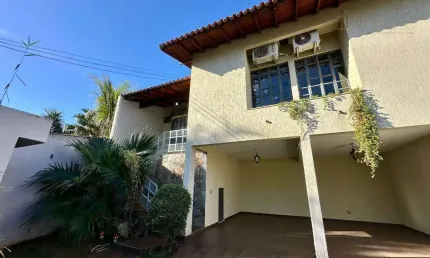 Sobrado com 3 dormitórios à venda, 250 m² por R$ 1.250.000,00 - Araxá - Londrina/PR