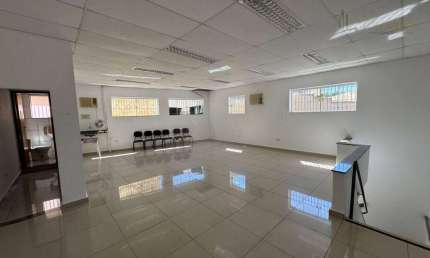 Sala comercial com 4 salas para alugar na Avenida Rio de Janeiro, Centro, Londrina