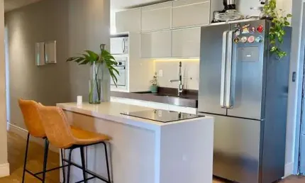 Apartamento 100% reformado no altiplano – 2 suítes e 2 vagas garagem