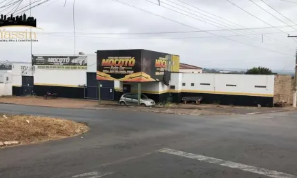 Salão comercial para venda ou locação em Várzea Grande