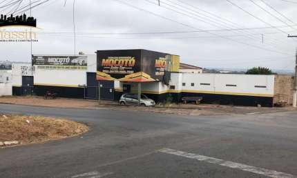 Salão comercial para venda ou locação em Várzea Grande