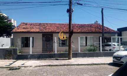 Casa com 3 quartos à venda na Rua Domingos Romão, Barreiros, São José