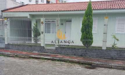 Casa à venda no bairro Nossa Senhora do Rosário - São José/SC