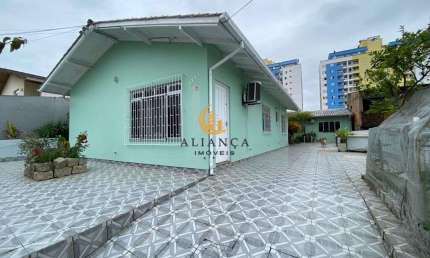 Casa com 3 quartos à venda na Rua São Francisco do Sul, Areias, São José