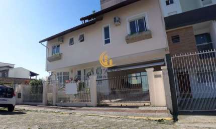 Casa com 4 quartos à venda no Estreito, Florianópolis 
