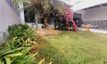Casa com 3 quartos à venda na Rua Manoel Loureiro, Barreiros, São José