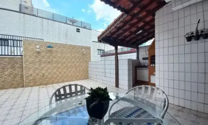 Cobertura no canto do forte – piscina privativa a 300m da praia!