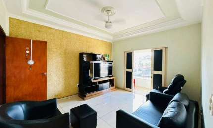 Casa com 5 quartos à venda no Abadia, Uberaba 
