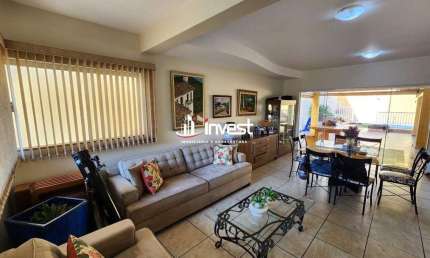 Casa a venda com excelente localização no bairro Frei Eugênio