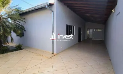 Ótima casa a venda em Uberaba com 3 quartos sendo 1 suíte com armário planejado, 159 m2 de área construída.