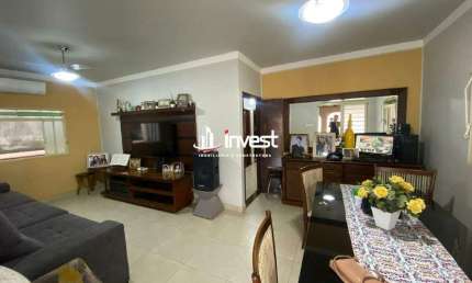Casa conservada no bairro São Cristovão. Bem localizada, planejada e com potencial para lazer em família. Essa casa é ideal para você.