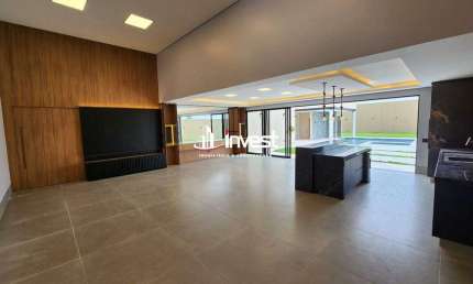 Imóvel diferenciado em condomínio, com 4 suítes tendo 540 m2 de construção e 1.170 m2 de terreno