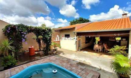 Casa à venda no bairro Paraíso. Próximo a Av. Nossa Senhora do Desterro, localização privilegiada em um dos bairros que mais cresce na cidade. Uma óti