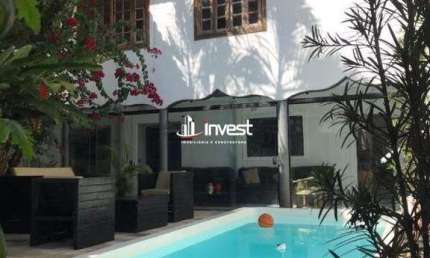 LINDA CASA COM ACABAMENTO DIFERENTE E INUSITADO NA CIDADE DE UBERABA