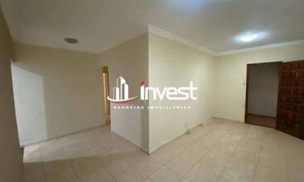 Vende-se casa com terreno amplo em local Privilegiado