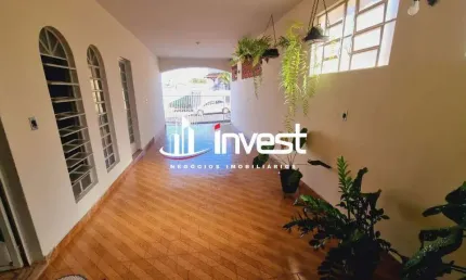 Casa com 170m, 3 quartos, 01 suíte no Bairro Fabricio - Uberaba - MG